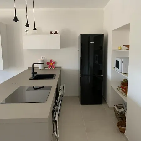 Apartment Bio *